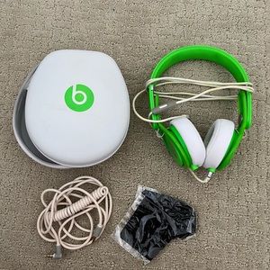 Beats Mixr lime green